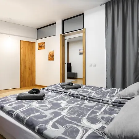 Ivy's Cozy Retreat I Free Parking I Near Kapana Appartement *